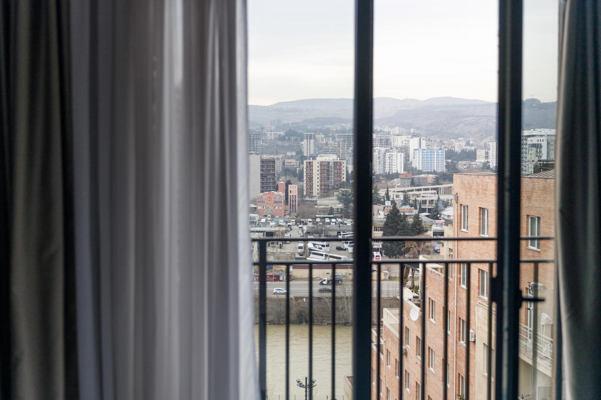 Address Inn Tbilisi Luaran gambar